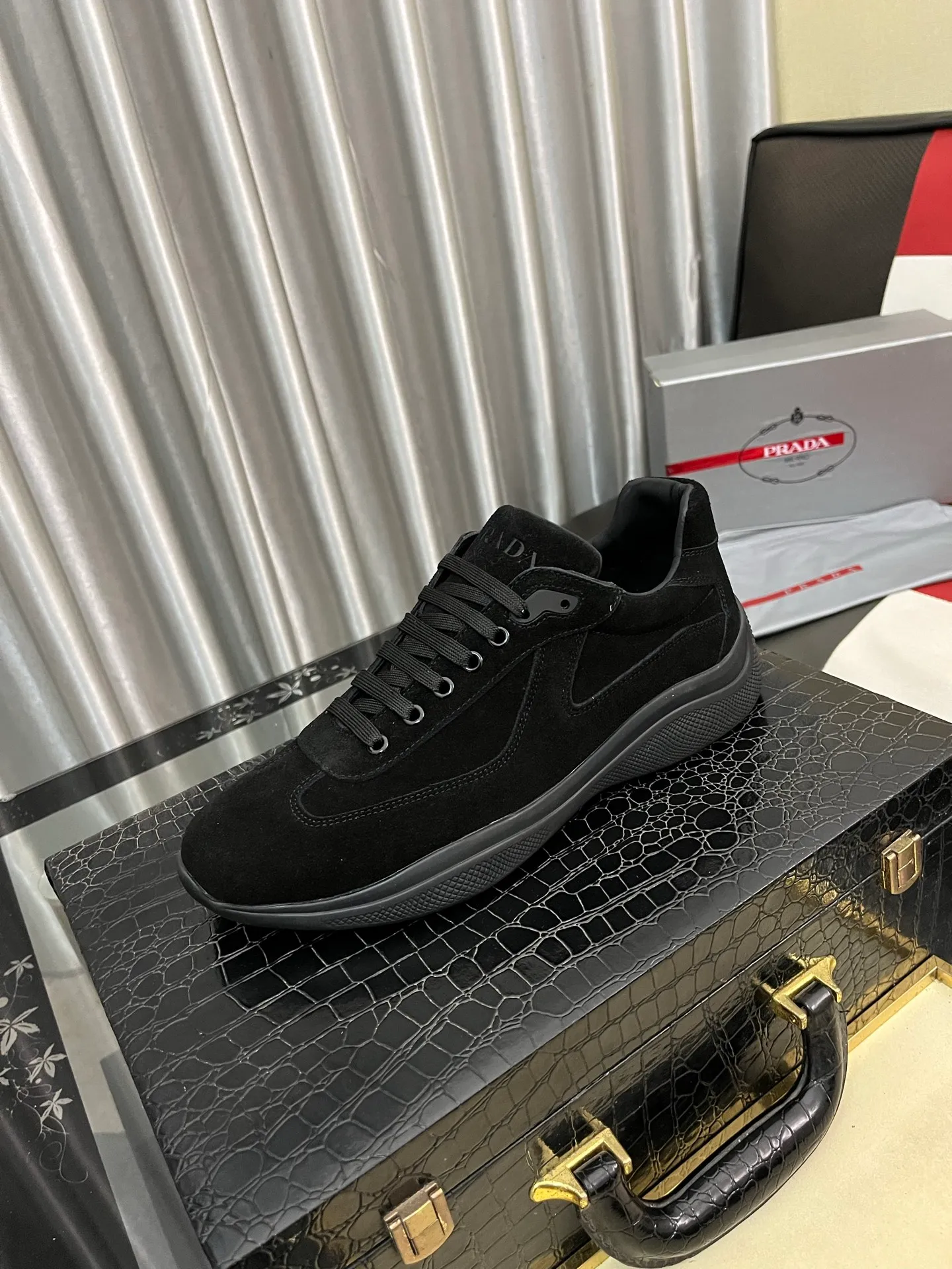 Men's shoes 💰400⌚️⌚️【PRADA】Prada casual shoes, originally developed 1:1, made of high-mercerized cowhide with imported cowhide, silk sheepskin lining, rubber outsole, comfortable and soft on the foot, size: 38-444️⃣Colors available